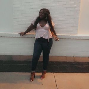 Meet your Posher, Victoria